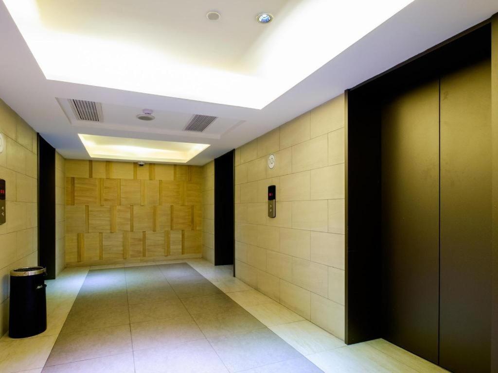 Ji Hotel Shanghai Yan An Road Branch Экстерьер фото
