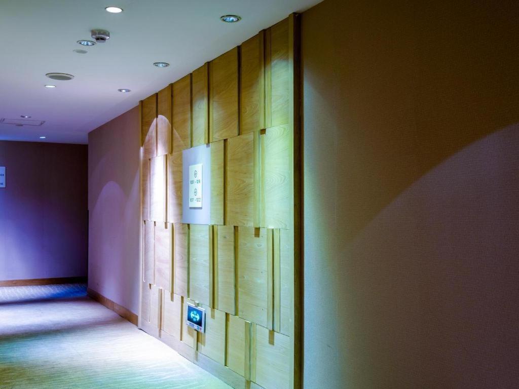 Ji Hotel Shanghai Yan An Road Branch Экстерьер фото