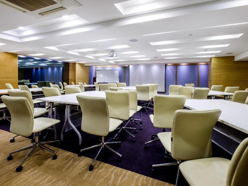 Ji Hotel Shanghai Yan An Road Branch Экстерьер фото