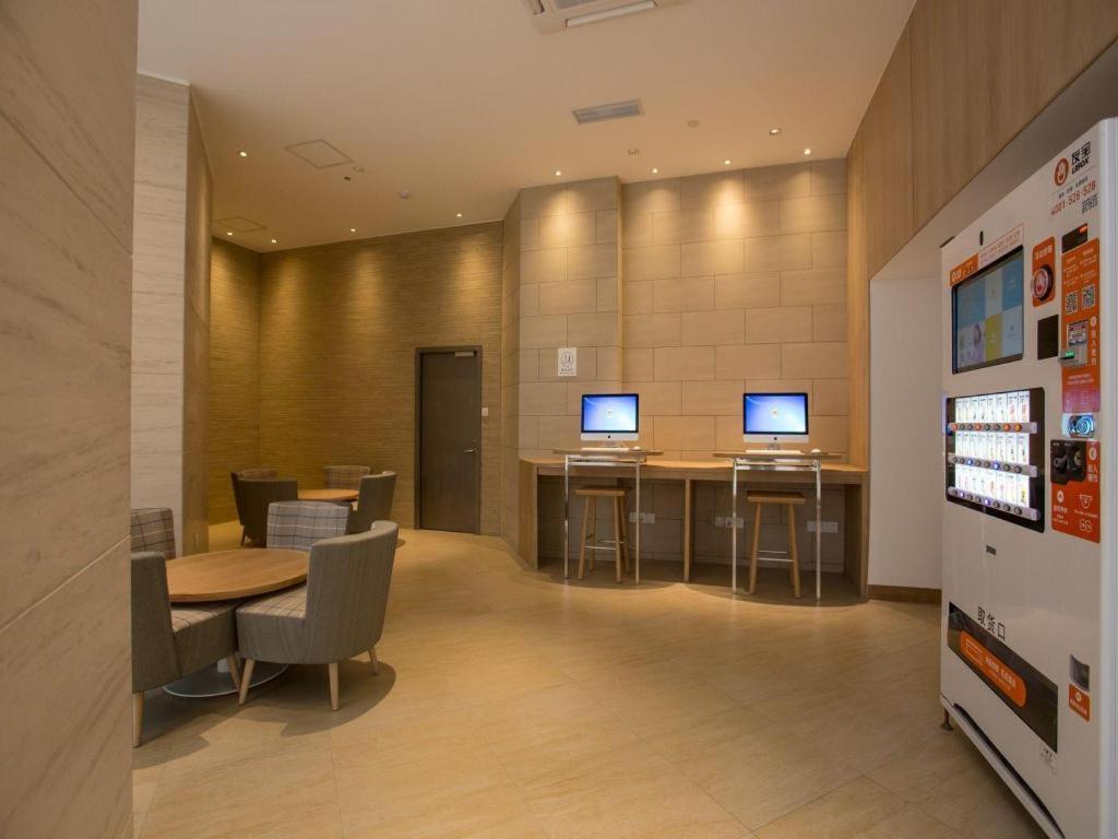 Ji Hotel Shanghai Yan An Road Branch Экстерьер фото
